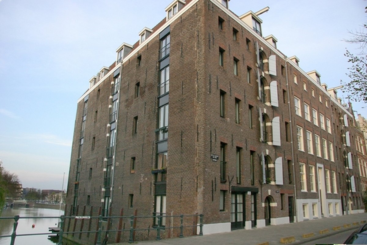 Foto van de Bitron deurcommunicatie installatie De Paerl te Amsterdam 30 woningen
