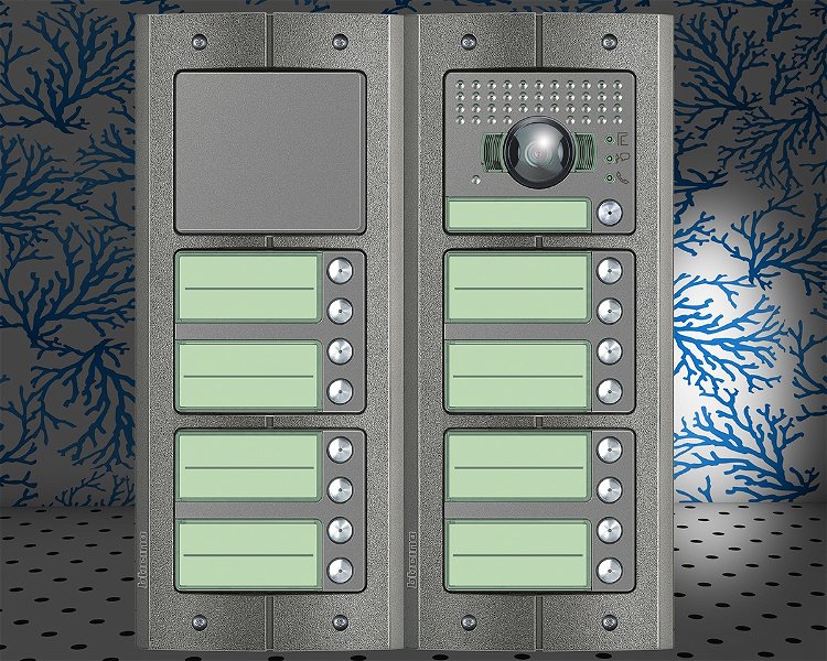 Afbeelding van het Serie 151V deurstation met 17 BTicino beldrukkers