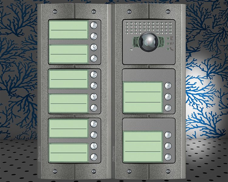 Afbeelding van het Serie 151V deurstation met 18 BTicino beldrukkers