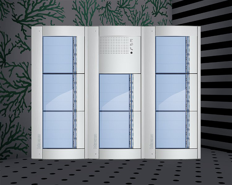 Afbeelding van het Serie 131A deurstation met 32 BTicino beldrukkers